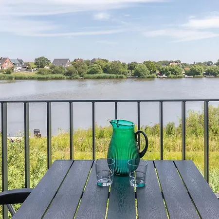 Ankerplatz No 7 Mit Blick Auf Den